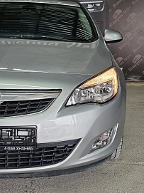 Opel Astra, 2010г, передний привод, механика
