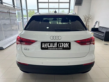 Audi Q3, 2020г, передний привод, робот