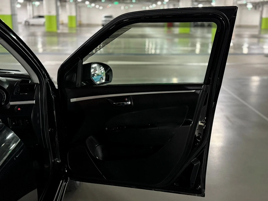 Suzuki Swift, 2014г., передний привод, вариатор