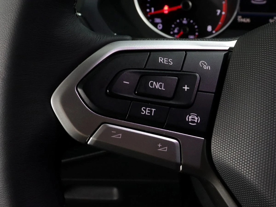 Volkswagen Tiguan, 2020г., полный привод, робот