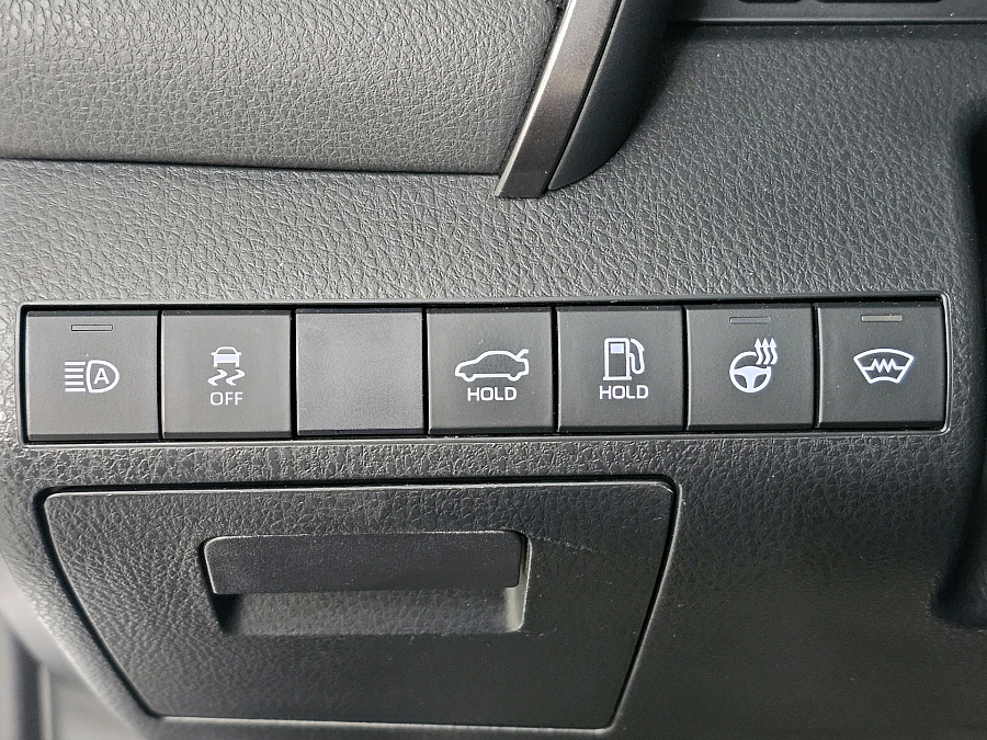 Toyota Camry, 2020г., передний привод, автомат