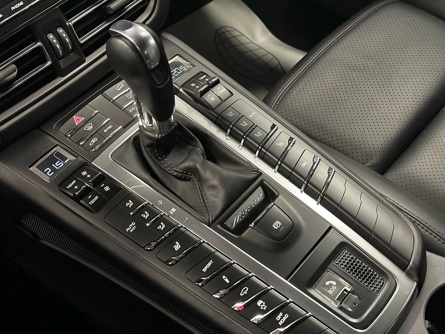 Porsche Macan, 2019г., полный привод, робот
