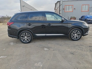 Mitsubishi Outlander, 2016г, полный привод, вариатор