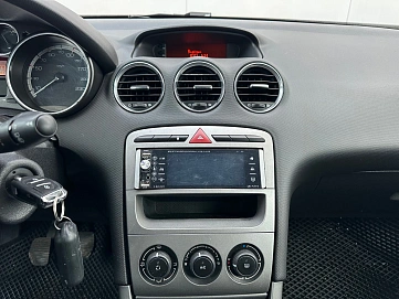 Peugeot 308, 2011г, передний привод, механика