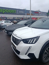 Peugeot 2008, 2020г, передний привод, автомат