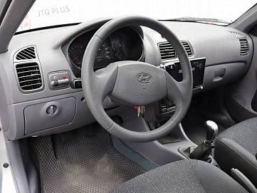 Hyundai Accent, 2010г, передний привод, механика