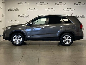 Kia Sorento, 2013г, передний привод, автомат
