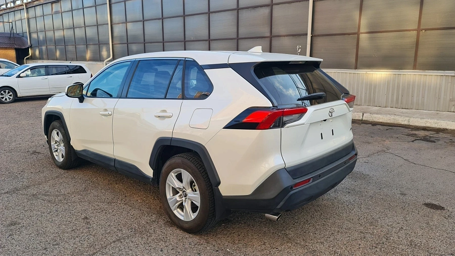 Toyota RAV4, 2020г., передний привод, вариатор