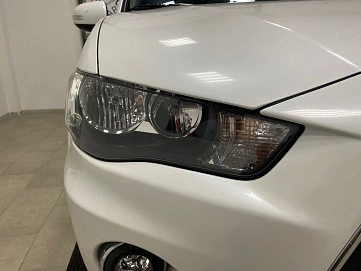 Mitsubishi Outlander, 2010г, передний привод, вариатор