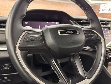 Jeep Grand Cherokee, 2021г, задний привод, автомат