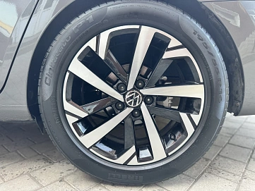 Volkswagen Polo, 2021г, передний привод, робот