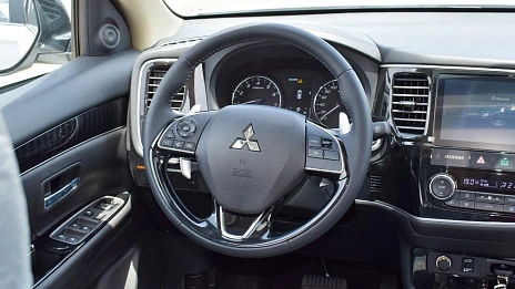Mitsubishi Outlander, 2022г, полный привод, вариатор