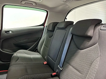 Peugeot 308, 2011г, передний привод, автомат