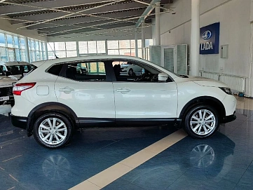 Nissan Qashqai, 2014г, полный привод, вариатор