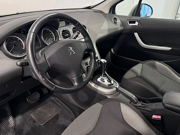 Peugeot 308, 2011г, передний привод, автомат