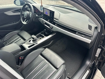Audi A4, 2021г, передний привод, робот