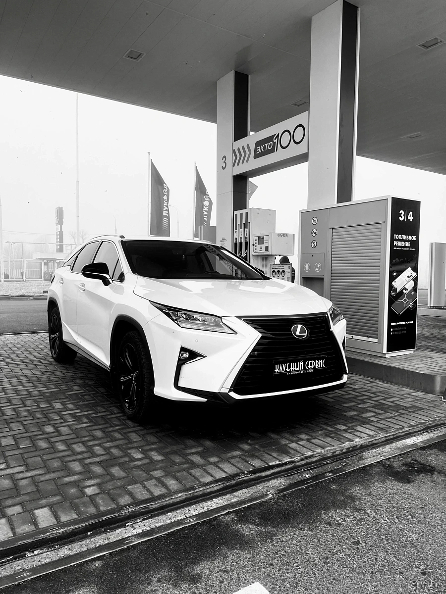 Lexus RX, 2017г., полный привод, автомат