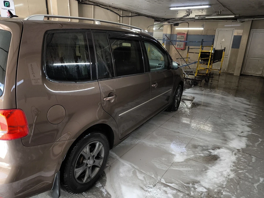 Volkswagen Touran, 2012г., передний привод, робот