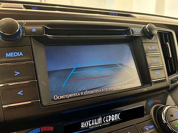 Toyota RAV4, 2015г, передний привод, автомат