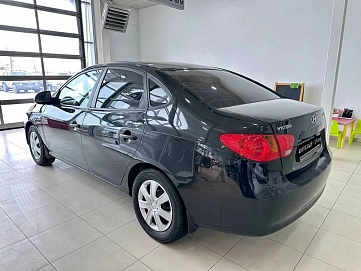 Hyundai Elantra, 2009г, передний привод, автомат