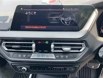 BMW 1 серии, 2021г, передний привод, робот