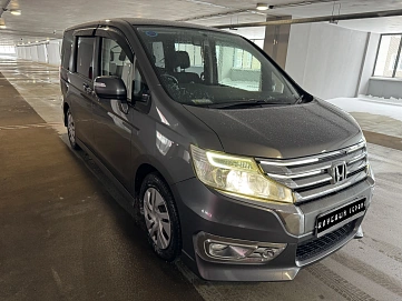 Honda Stepwgn, 2013г, передний привод, вариатор