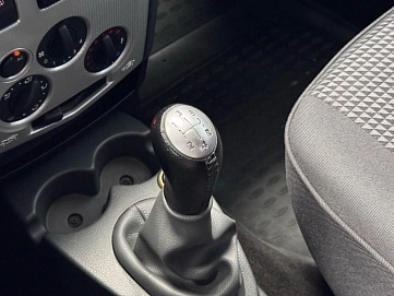 Renault Logan, 2008г, передний привод, механика