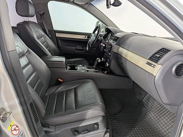 Volkswagen Touareg, 2009г, полный привод, автомат