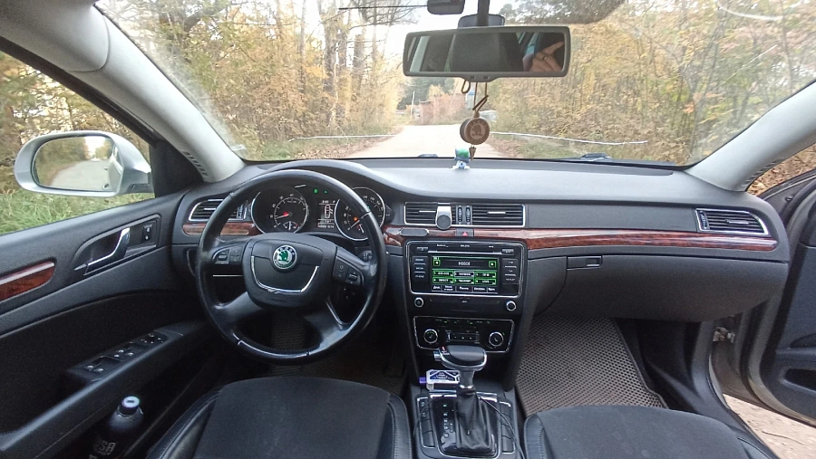 Skoda Superb, 2011г., передний привод, автомат