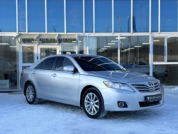 Toyota Camry, 2010г, передний привод, автомат