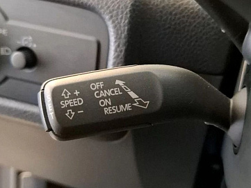 Volkswagen Touareg, 2010г, передний привод, автомат