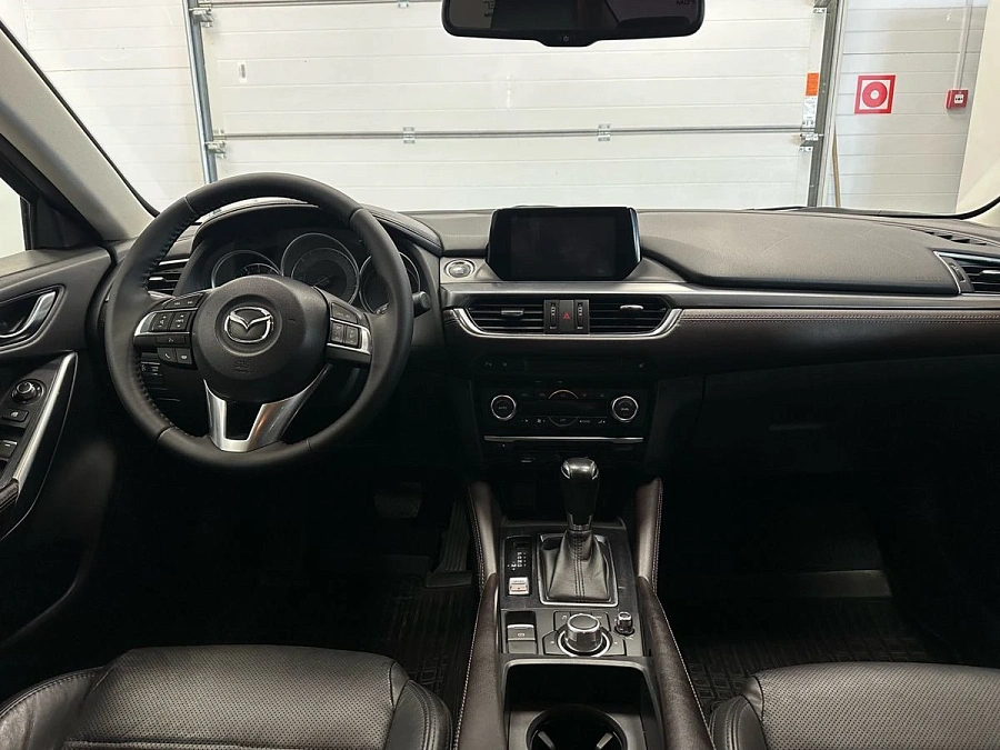 Mazda 6, 2015г., передний привод, автомат