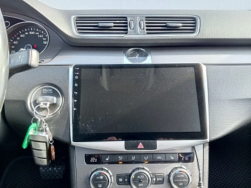 Volkswagen Passat, 2012г, передний привод, робот
