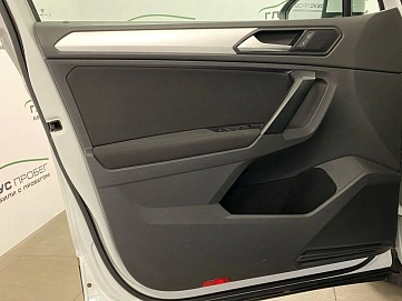 Volkswagen Tiguan, 2018г, передний привод, автомат