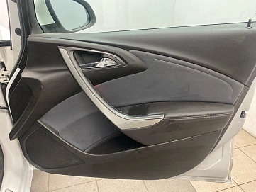 Opel Astra, 2013г, передний привод, автомат