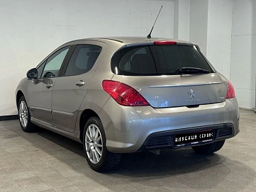 Peugeot 308, 2011г, передний привод, автомат