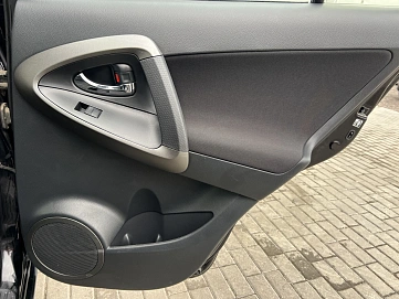 Toyota RAV4, 2012г, полный привод, вариатор