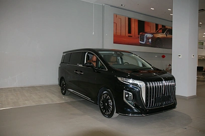 Hongqi HQ9, 2025г, передний привод, автомат
