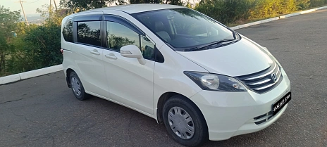 Honda Freed, 2010г, передний привод, вариатор