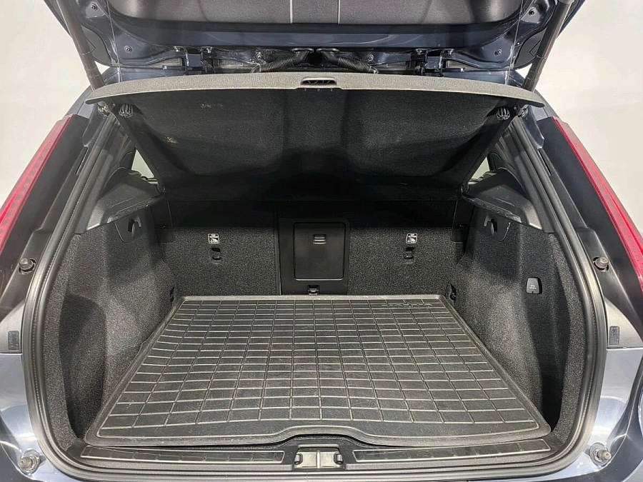 Volvo XC40, 2021г., полный привод, автомат