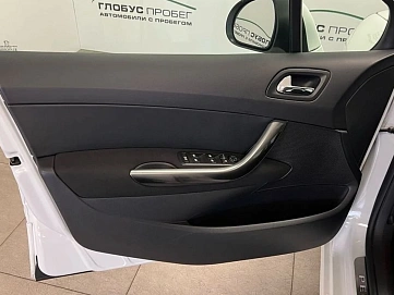 Peugeot 308, 2012г, передний привод, автомат