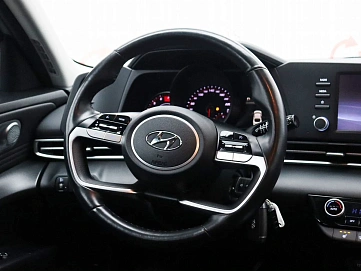 Hyundai Elantra, 2021г, передний привод, автомат