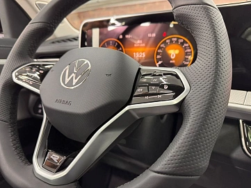 Volkswagen Tavendor, 2025г, полный привод, робот