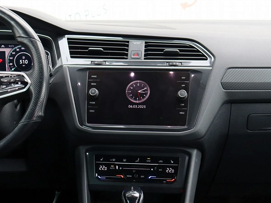 Volkswagen Tiguan, 2020г., полный привод, робот