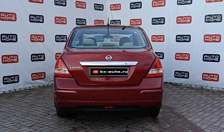 Nissan Tiida, 2010г., передний привод, автомат