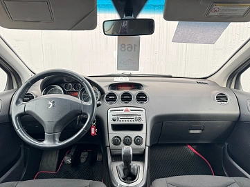 Peugeot 308, 2008г, передний привод, механика