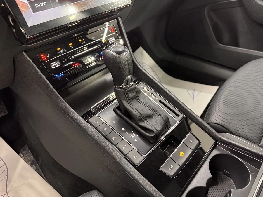Skoda Superb, 2025г., передний привод, робот