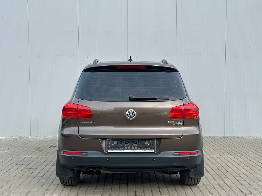 Volkswagen Tiguan, 2015г., полный привод, автомат