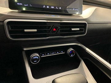 Geely , 2022г., передний привод, автомат