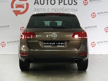 Volkswagen Touareg, 2011г, полный привод, автомат